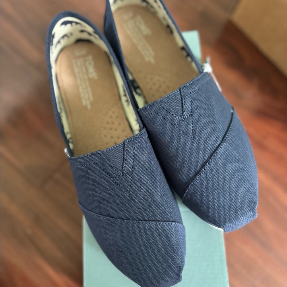 TOMS Women's Navy Canvas Slip-On Shoes Size 10
